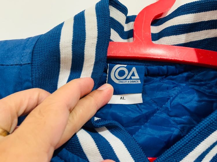 เสื้อแจ็คเก็ตกันหนาว งานปักทั้งตัว แท้ 💯 size วัดจริงขนาด อก 23.5 ยาว 26.5 นิ้ว สภาพใหม่มาก ทรงสวย ดีเทลดี มีซัปใน ตัดเย็บดีมาก รูปที่ 5