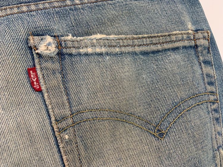 ยีนส์บิ๊ก E เฟดสวย แท้ 💯 size ป้าย 31 วัดจริง ขนาด เอว 29-33 ใส่ได้ สภาพเซอร์ขาดเดิม เฟดขึ้นสวย หายากน่าสะสมครับ รูปที่ 8