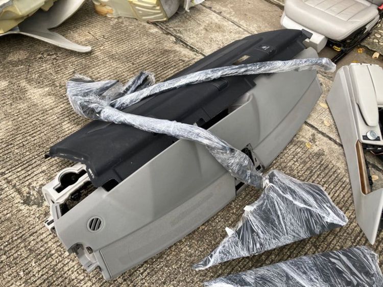 ชุดภายในสีเทา Benz W212 มือสอง ถอดจากรถ E200 สีเทา รุ่นElegance เบาะ ลายไม้ คิ้วยาง คอนโซล แผงข้าง ไฟ พรม และอื่นๆ รูปที่ 10