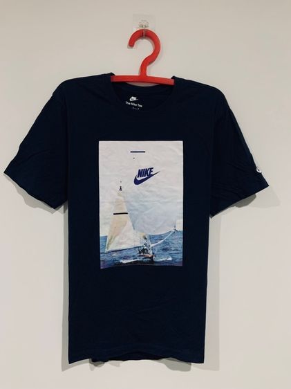 เสื้อยืด NIKE แท้ 💯 size L ขนาด อก 21.5 ยาว 28.5 สภาพใหม่มาก ลายสวย ผ้านิ่มมาก หายากน่าสะสมครับ