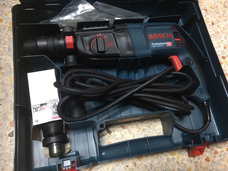 สว่านไฟฟ้าโรตารี่สามระบบ BOSCH GBH 2-26 DFR สภาพสวยไม่ผ่านการใช้งานพร้อมหัวเพิ่มหนึ่งตัวคู่มือกล่องอุปกรณ์ครบพร้อมใช้งานขับซ้ายขวาได้แท้