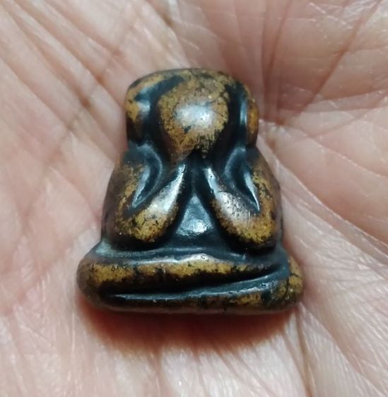 พระปิดตาหลังแบบไม่ทราบที่