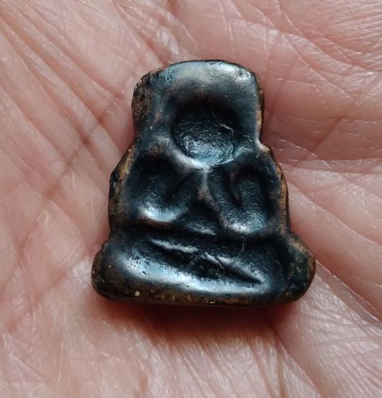 พระปิดตาหลังแบบไม่ทราบที่ รูปที่ 2