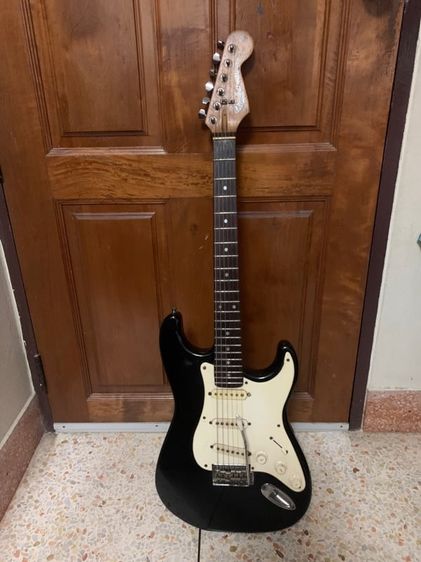 อื่นๆ กีต้าร์ไฟฟ้า กีตาร์ไฟฟ้ารุ่นเก่าสภาพดี