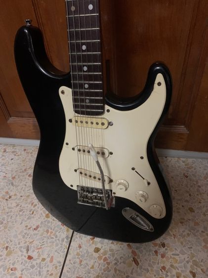 กีตาร์ไฟฟ้ารุ่นเก่าสภาพดี รูปที่ 2