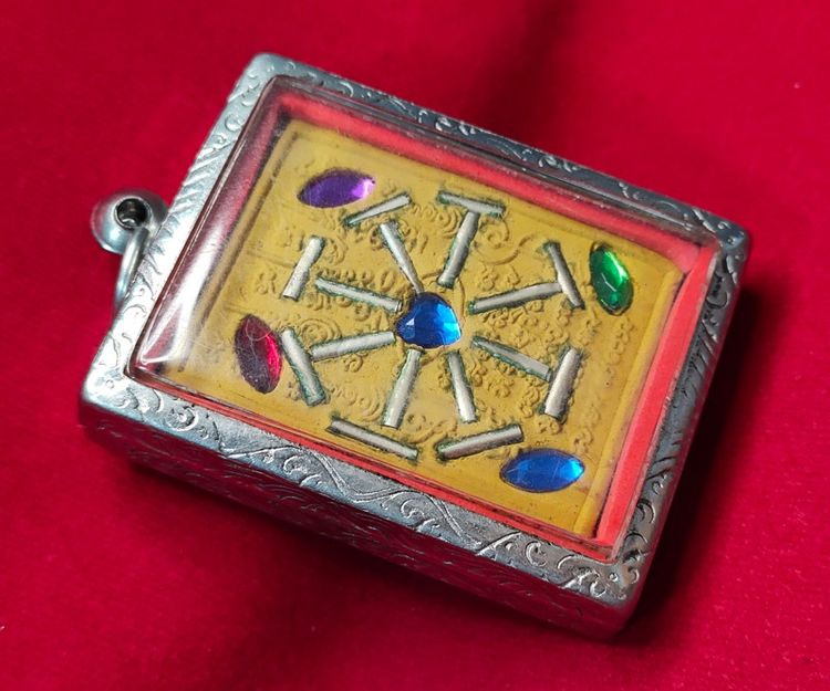 💟 นกสาริกามหาเสน่ห์ ตะกรุดเงิน 16 ดอก หลวงพ่อกอย วัดเขาดินใต้ รูปที่ 4