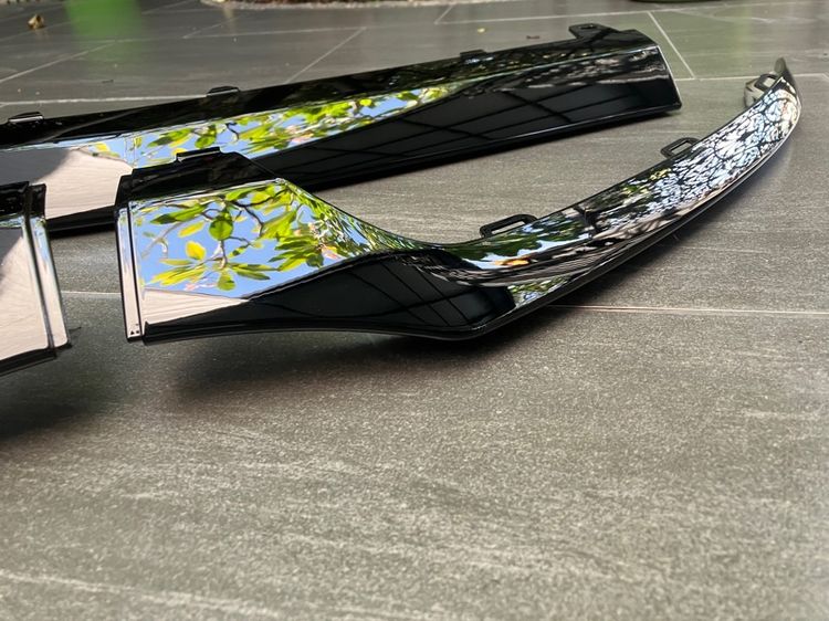 ชุดแต่ง C43 AMG ลิ้นกันชนหน้า สีดำเงา Benz W205 C-Class ใส่กันชนหน้า AMG Coupe และ Sedan C180 C200 C250 C300 รูปที่ 7