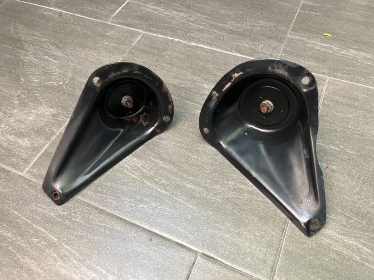 ยางแท่นเครื่อง Jaguar XJ6 X300 1 คู่ ซ้าย-ขวา พร้อมแท่นยึด ของแท้ มือสองสภาพดี รูปที่ 5