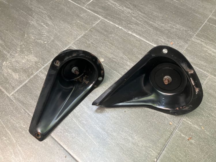 ยางแท่นเครื่อง Jaguar XJ6 X300 1 คู่ ซ้าย-ขวา พร้อมแท่นยึด ของแท้ มือสองสภาพดี รูปที่ 6