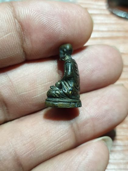 รูปหล่อ สมเด็จพุฒาจารย์โต พรหมรังษี อุ้มบาตร วัดไก่จ้น เนื้อออกสัมฤทธิ์ อยุธยา สภาพสวยเดิม รูปที่ 7