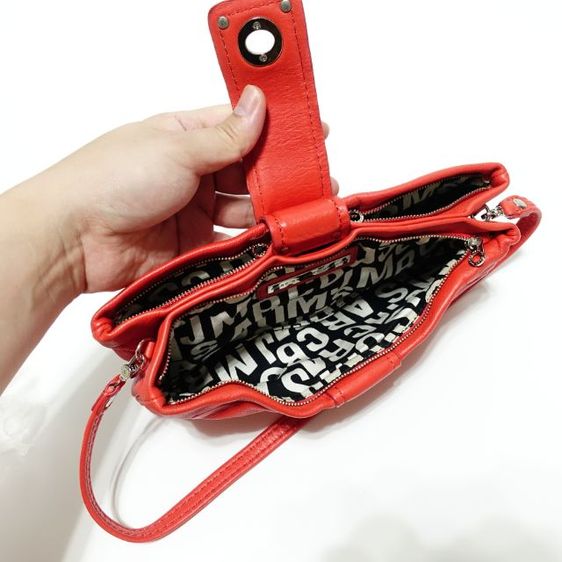 Used MARC BY MARC JACOBS
Turn Lock Bow Shape Shoulder Bag รูปที่ 12