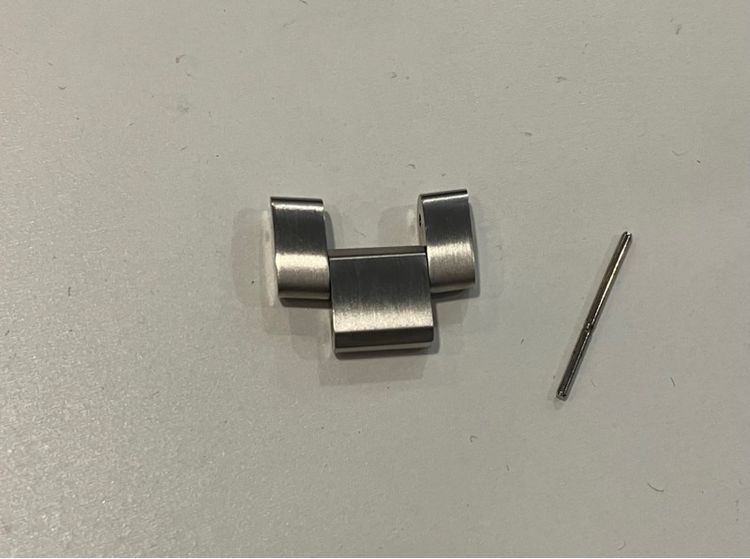 ข้อต่อสาย Tag Heuer Aquaracer King Size ของแท้ Swiss มี สีเงินด้าน รูปที่ 4