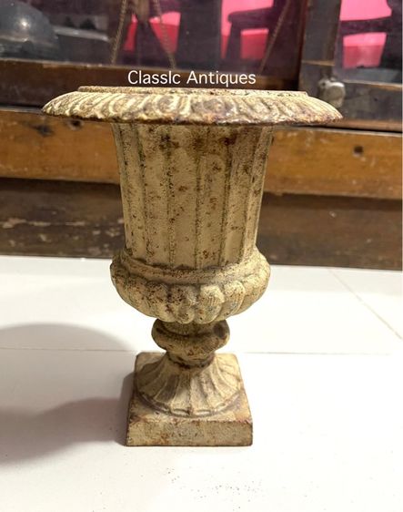 กระถาง หลุยส์เหล็กหล่อสะสมA4