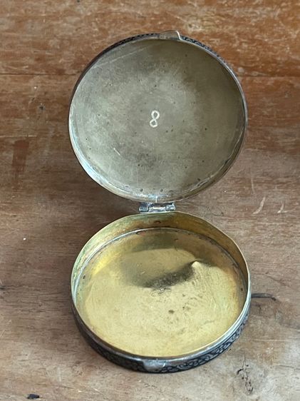 ตลับ ทองเหลืองลงยา BRONZE ใบใหญ่ เก่าโบราณสะสมB27 รูปที่ 5