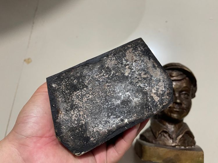 รูปปั้นเด็ก ที่ขั้นหนังสือ ทองเหลืองสะสม รูปที่ 7