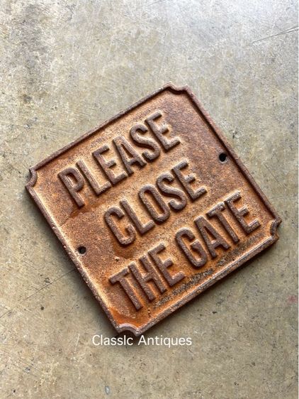 แผ่นเหล็กหล่อ PLEASE CLOSE THE GATEสะสม