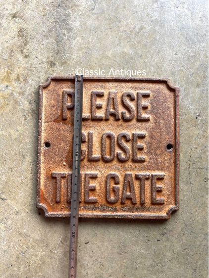 แผ่นเหล็กหล่อ PLEASE CLOSE THE GATEสะสม รูปที่ 4