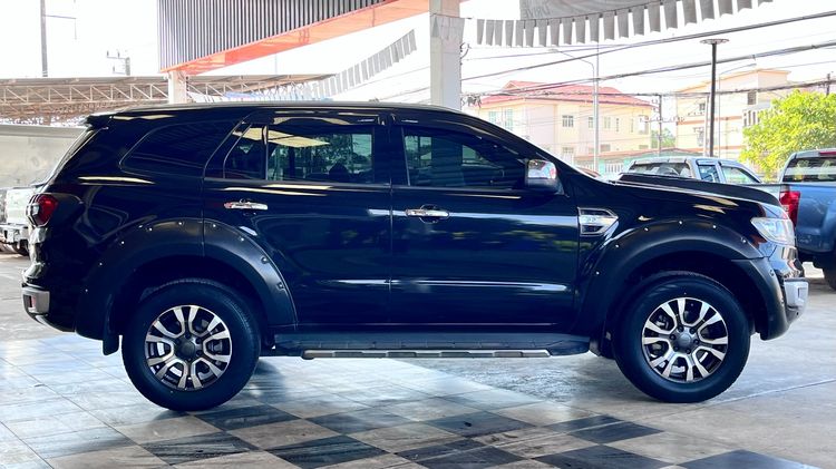 Ford Everest 2017 2.2 Titanium Plus Utility-car ดีเซล ไม่ติดแก๊ส เกียร์อัตโนมัติ ดำ รูปที่ 4