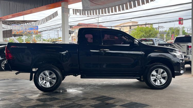 Toyota Hilux Revo 2018 2.4 Prerunner J Plus Pickup ดีเซล ไม่ติดแก๊ส เกียร์ธรรมดา ดำ รูปที่ 4