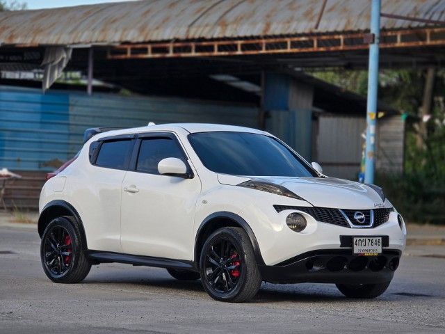 Nissan Juke 2015 1.6 V Utility-car เบนซิน ไม่ติดแก๊ส เกียร์อัตโนมัติ ขาว รูปที่ 4