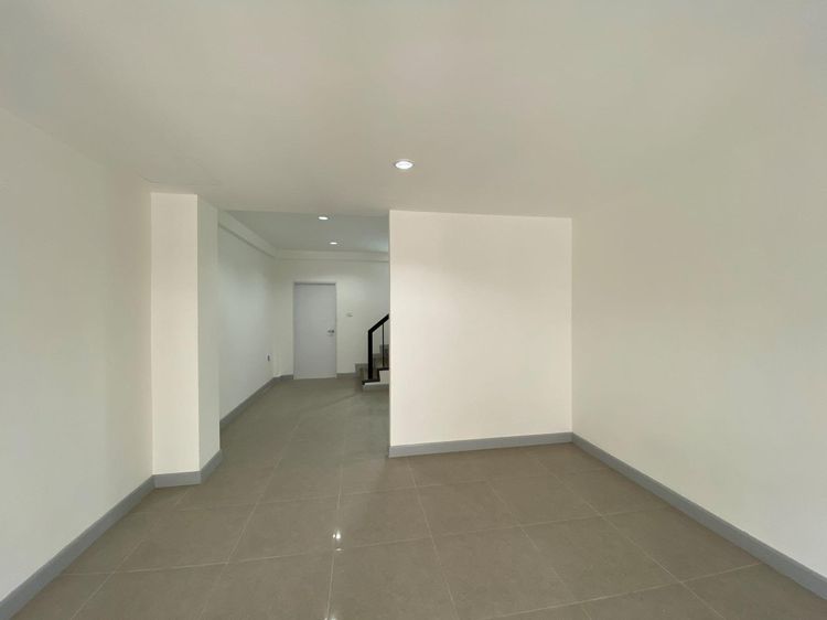 ใช่ 💖 ทาวน์เฮ้าส์ บางกะปิ ราคาพิเศษ! 💖 รูปที่ 2