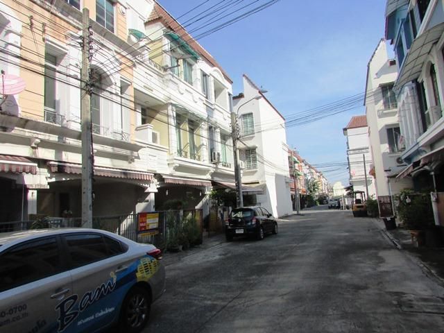 ใช่ 💖 ทาวน์เฮ้าส์ บางพลี ราคาพิเศษ! 💖 รูปที่ 3