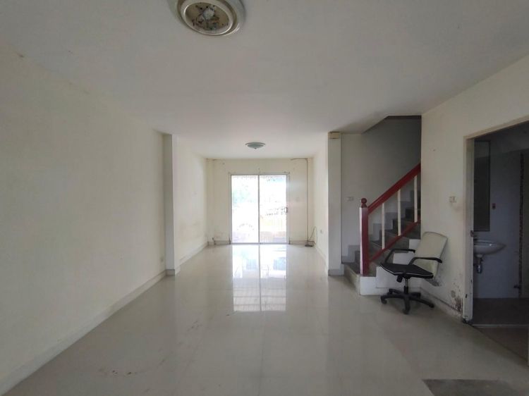 ใช่ 💖 ทาวน์เฮ้าส์ ลาดกระบัง ราคาพิเศษ! 💖 รูปที่ 3