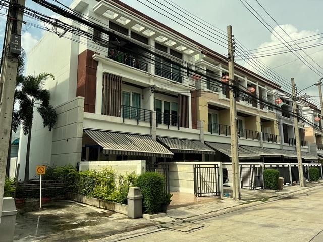 ใช่ 💖 ทาวน์เฮ้าส์ ลาดพร้าว ราคาพิเศษ! 💖 รูปที่ 2