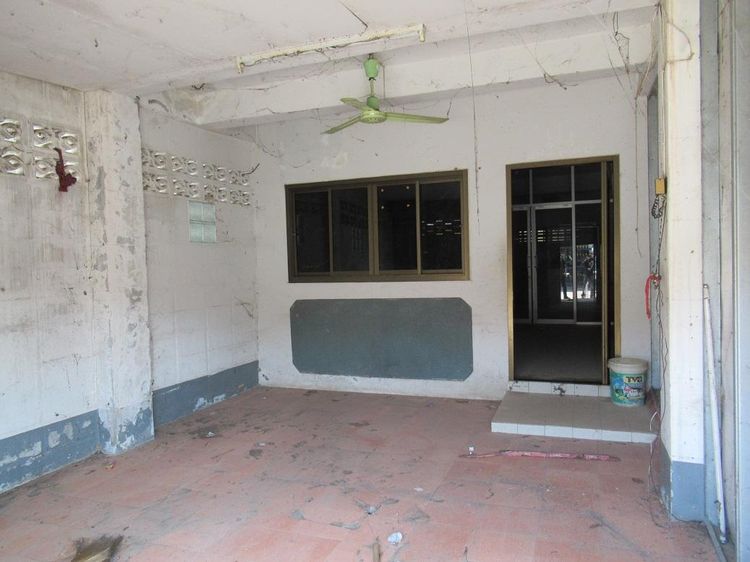 ใช่ 💖 ทาวน์เฮ้าส์ เมืองสกลนคร ราคาพิเศษ! 💖 รูปที่ 3