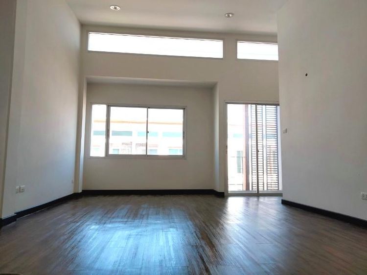 ใช่ 💖 ทาวน์เฮ้าส์ ลาดกระบัง ราคาพิเศษ! 💖 รูปที่ 4