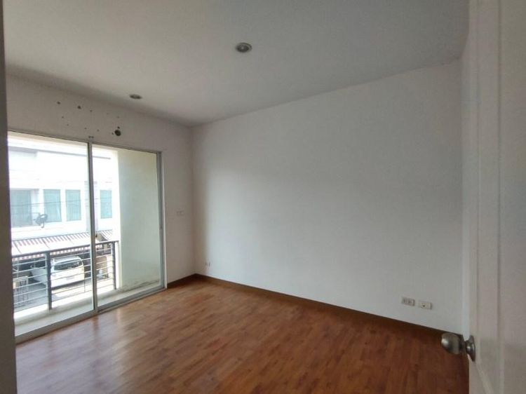 ใช่ 💖 ทาวน์เฮ้าส์ ลาดกระบัง ราคาพิเศษ! 💖 รูปที่ 4