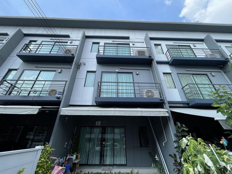 ใช่ 💖 ทาวน์เฮ้าส์ ประเวศ ราคาพิเศษ! 💖