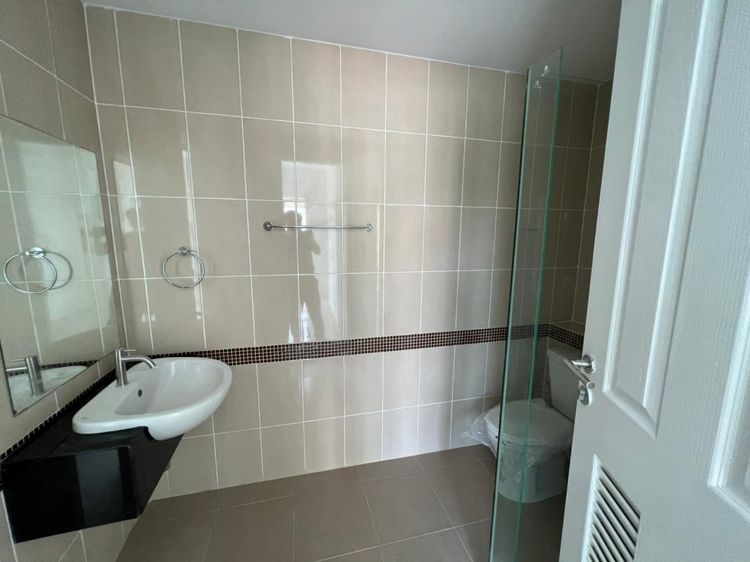 ใช่ 💖 ทาวน์เฮ้าส์ บางละมุง ราคาพิเศษ! 💖 รูปที่ 3