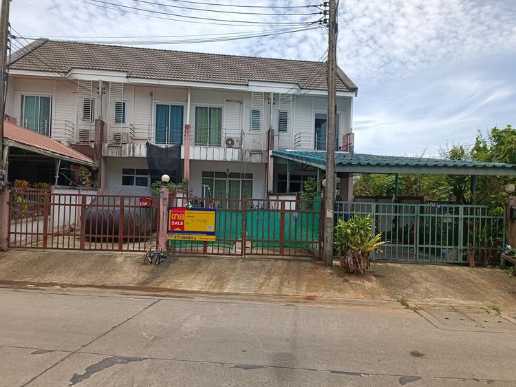 ใช่ 💖 ทาวน์เฮ้าส์ เมืองชุมพร ราคาพิเศษ! 💖