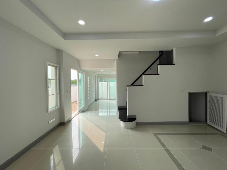 āđāļāđ ð āļāļēāļ§āļāđāđāļŪāđāļēāļŠāđ 3 āļāļąāđāļ āđāļāļĢāļāļāļēāļĢāļĻāļļāļ āļēāļĨāļąāļĒāļāļēāļĢāđāļāļ§āļīāļĨāļĨāđ āļĻāļĢāļĩāļāļąāļāļāļĢāđ āđāļĄāļ·āļāļāļāļāļāđāļāđāļ : āļāļĢāļąāļāļĢāļļāļāđāļŦāļĄāđ ð āļĢāļđāļāļāļĩāđ 3