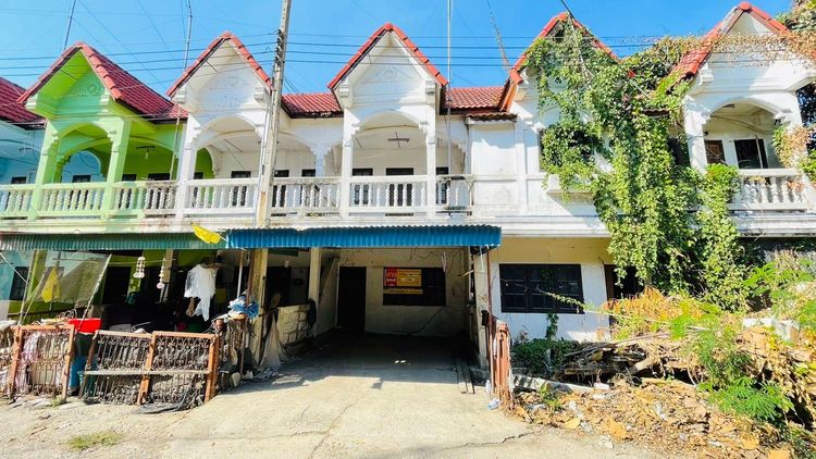 ใช่ 💖 ทาวน์เฮ้าส์ อินทร์บุรี ราคาพิเศษ! 💖