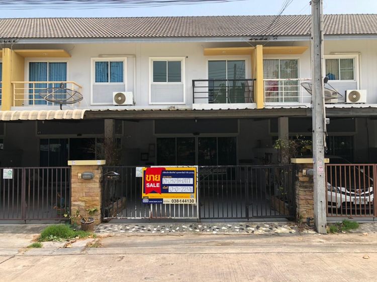 ใช่ 💖 ทาวน์เฮ้าส์ พานทอง ราคาพิเศษ! 💖