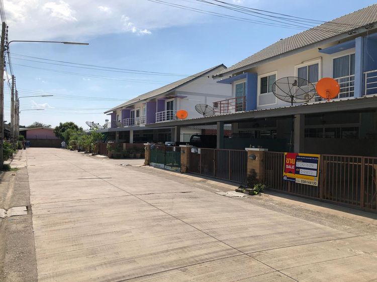 ใช่ 💖 ทาวน์เฮ้าส์ พานทอง ราคาพิเศษ! 💖 รูปที่ 2