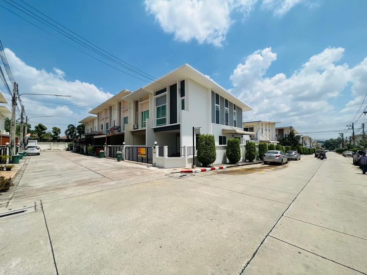 ใช่ 💖 ทาวน์เฮ้าส์ ศรีราชา ราคาพิเศษ! 💖 รูปที่ 2