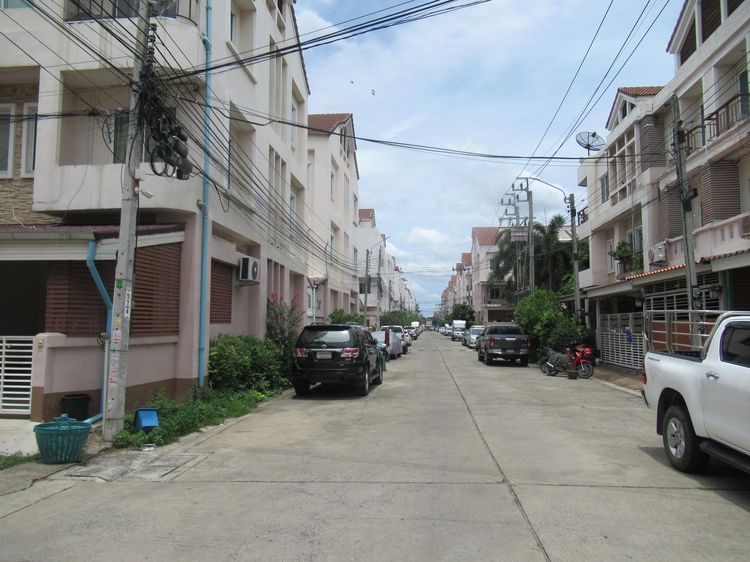 💖 ทาวน์เฮ้าส์ หนองแขม ราคาพิเศษ! 💖