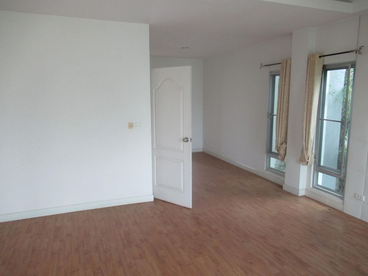 ใช่ 💖 ทาวน์เฮ้าส์ หนองแขม ราคาพิเศษ! 💖