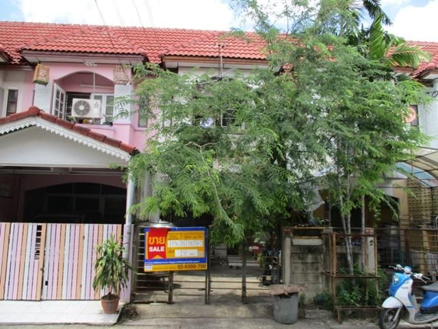 ใช่ 💖 ทาวน์เฮ้าส์ บางบัวทอง ราคาพิเศษ! 💖