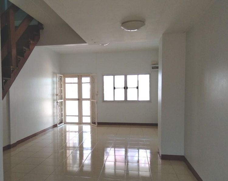 ใช่ 💖 ทาวน์เฮ้าส์ บางบัวทอง ราคาพิเศษ! 💖 รูปที่ 2