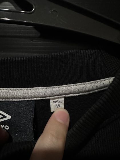 เสื้อสเว็ตเตอร์สีดำ แบรนด์ Umbro รูปที่ 5