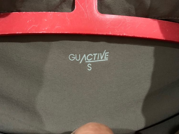 เสื้อเชิ๊ตแขนยาว GU ACTIVE แท้ 💯 size S วัดจริงขนาด อก 21 ยาว 27 นิ้ว สภาพใหม่มาก ดีเทลสวย ผ้าบางนิ่มแห้งแรงมาก หายากน่าสะสมครับ รูปที่ 3