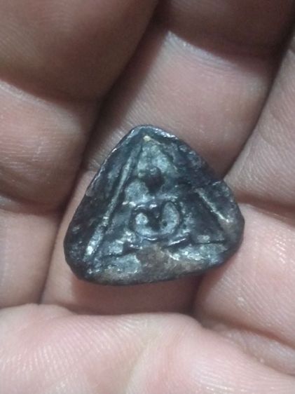 พระเนื้อผงเก่าพิมพ์เดียวกับแจกแม่ครัวปู่ศุขผงคลุกรักเก่าๆเกจิยุคนั้น(ไม่รู้ที่)