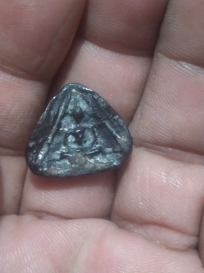 พระเนื้อผงเก่าพิมพ์เดียวกับแจกแม่ครัวปู่ศุขผงคลุกรักเก่าๆเกจิยุคนั้น(ไม่รู้ที่) รูปที่ 3