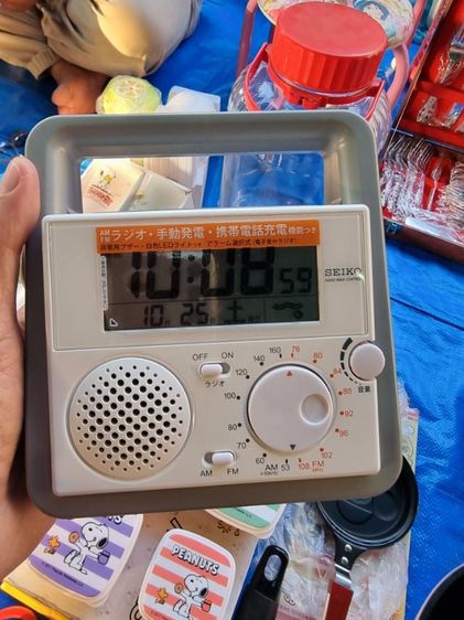 ขาว พลาสติก นาฬิกา seiko เป็นวิทยุนาฬิกาปลุกไฟฉายของญี่ปุ่น