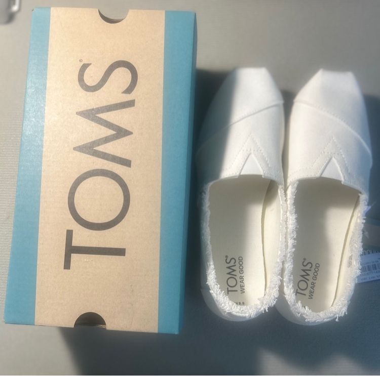 รองเท้า TOMS มือ 1 ของแท้  รูปที่ 2
