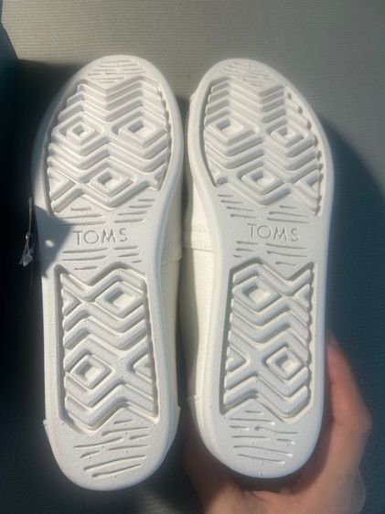 รองเท้า TOMS มือ 1 ของแท้  รูปที่ 4